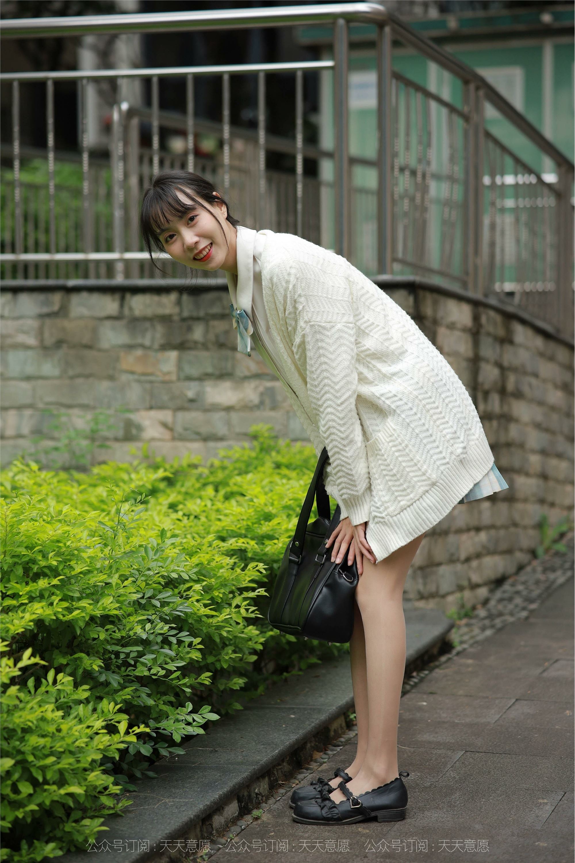 IESS异思趣向  2021.11.02 丝享家963：团团《长腿JK装》